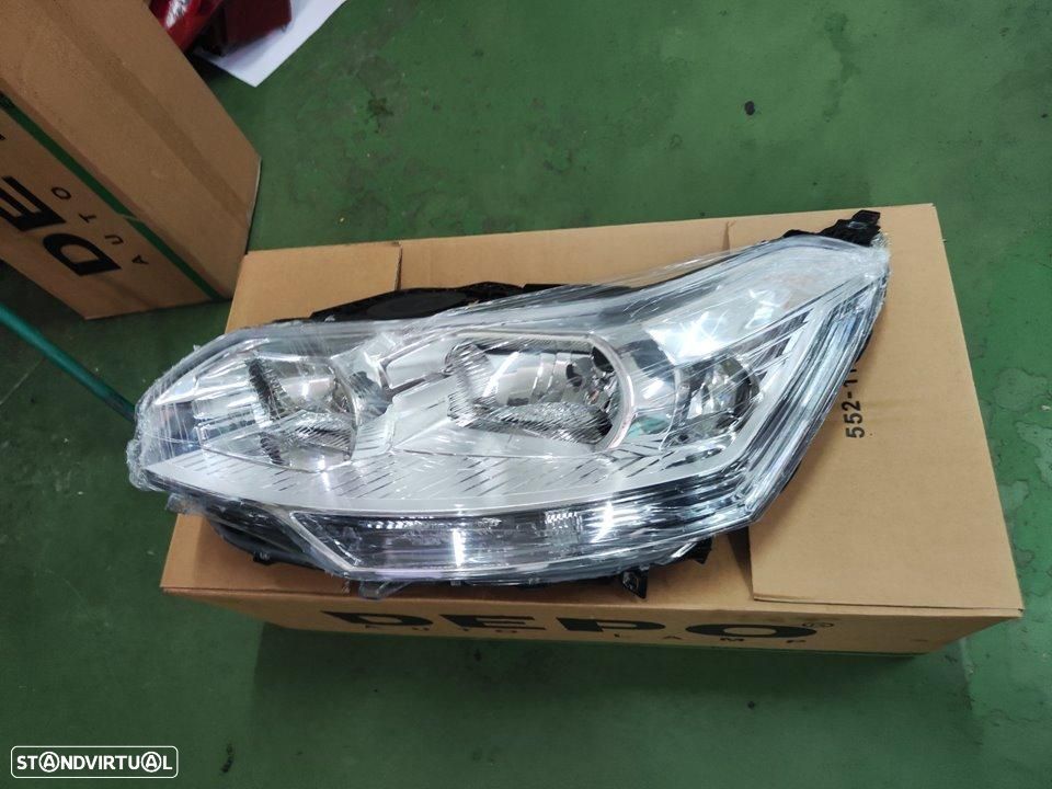 FAROL DIREITO CITROEN C5 BERLINA - 1