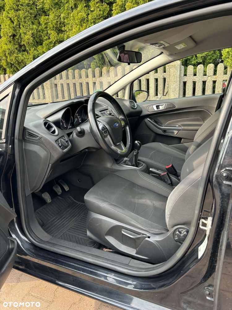 Ford Fiesta 1.5 TDCi Ambiente - 9