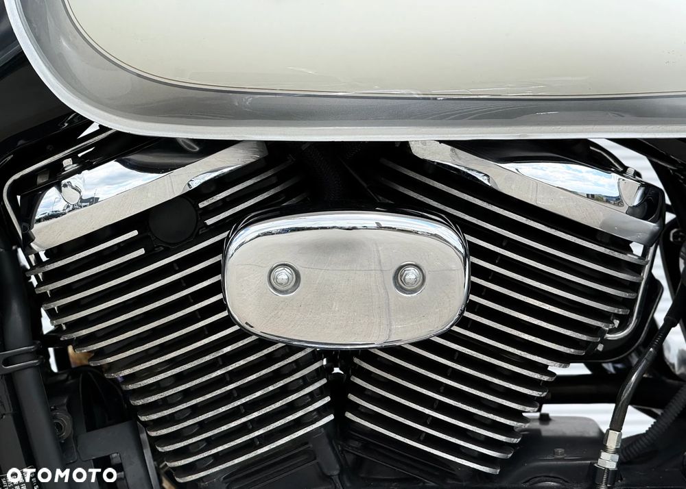 Suzuki VL 800 Volusia - Boulevard C50 - 18