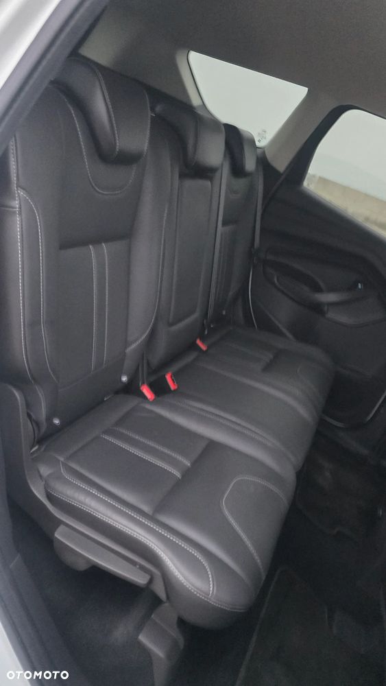 Ford Kuga 2.0 TDCi 4x4 Titanium - 27