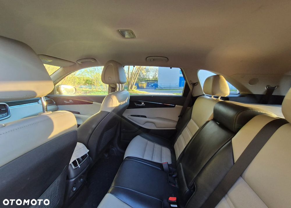 Kia Sorento - 12