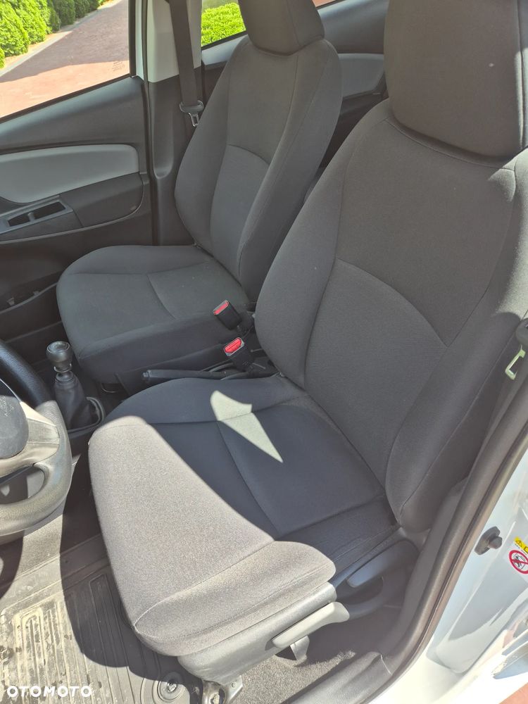 Toyota Yaris 1.4 D-4D Active EU6 - 13