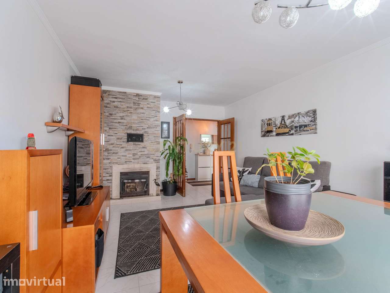 T2 Renovado com Varanda| Suite| Garagem e Arrumos | Rua Marquesa de Ca - Grande imagem: 4/27
