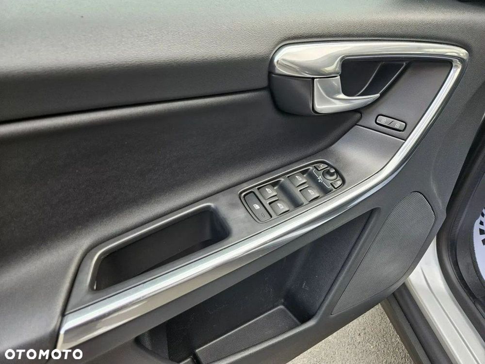 Volvo XC 60 D3 Momentum - 21