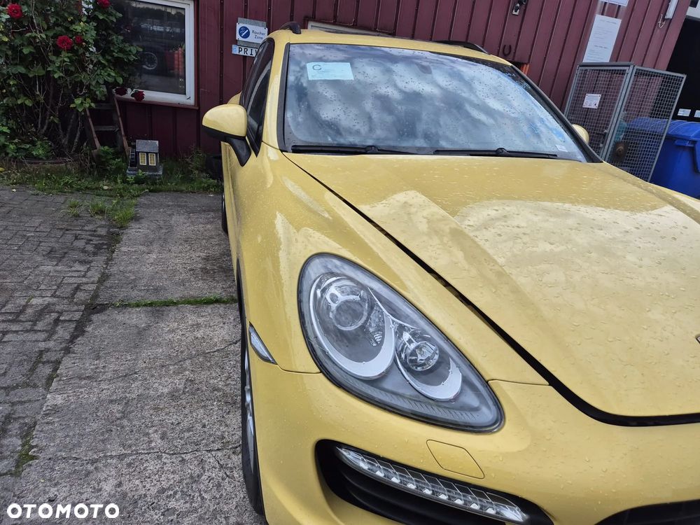 Porsche Cayenne Turbo - 17