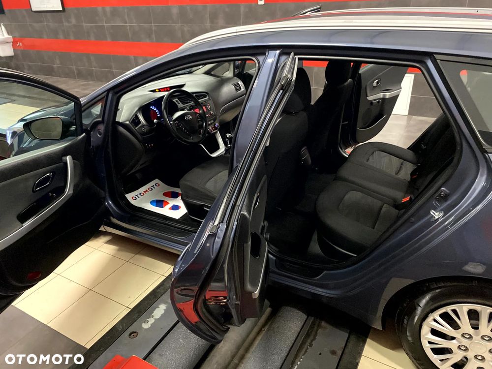 Kia Ceed 1.6 GDI Vision - 17