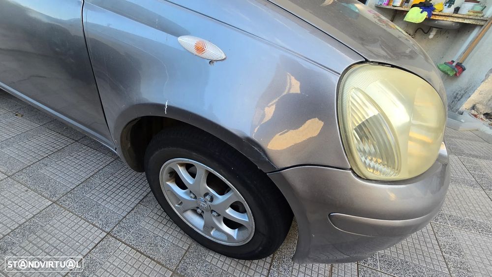 Toyota Yaris 1.0 Sol AC - 6