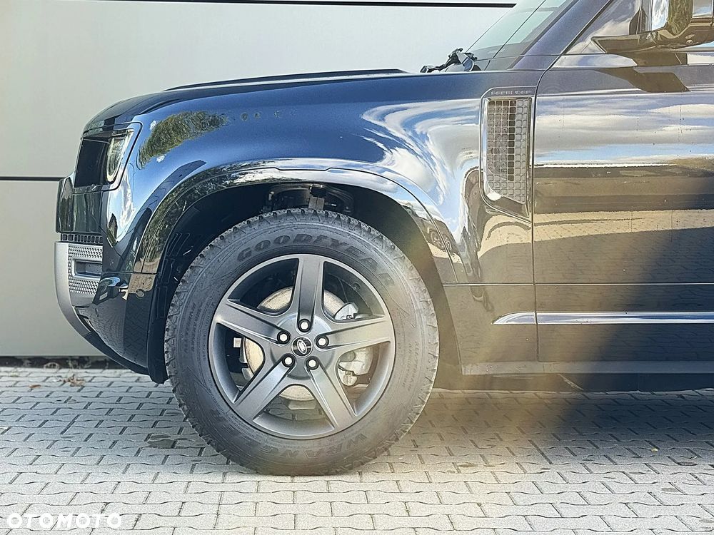 Land Rover Defender 2025 photo 3