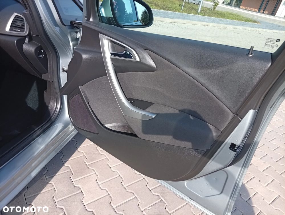 Opel Astra 1.4 T Active EU6 - 32