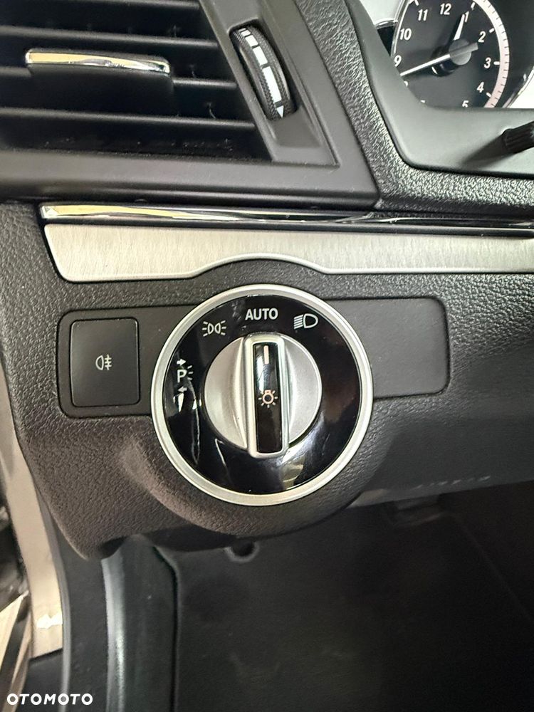 Mercedes-Benz Klasa E 350 CDI DPF BlueEFFICIENCY 7G-TRONIC Avantgarde - 21