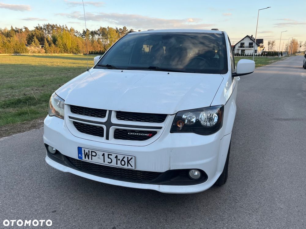 Dodge Grand Caravan - 4