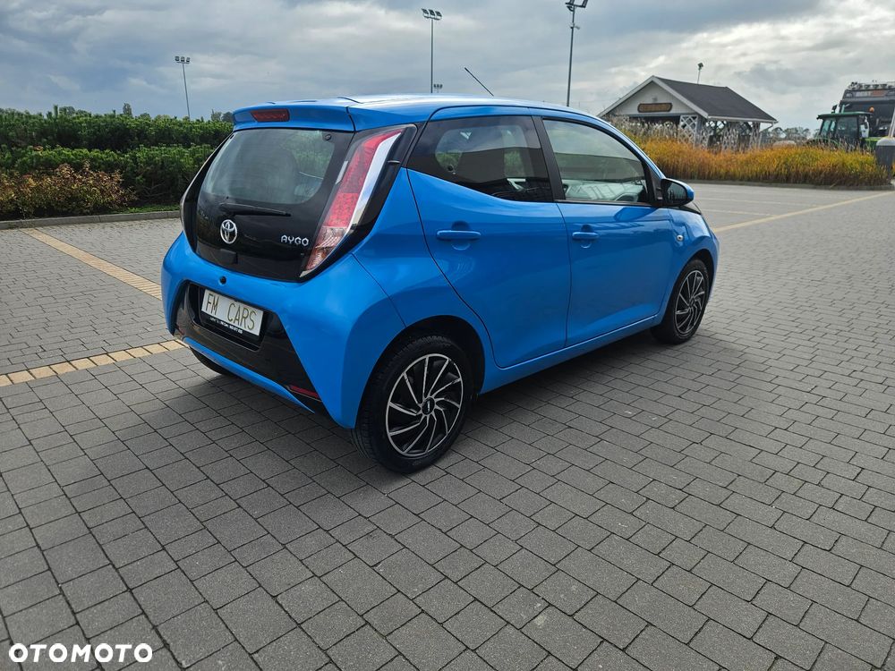 Toyota Aygo x-play - 30