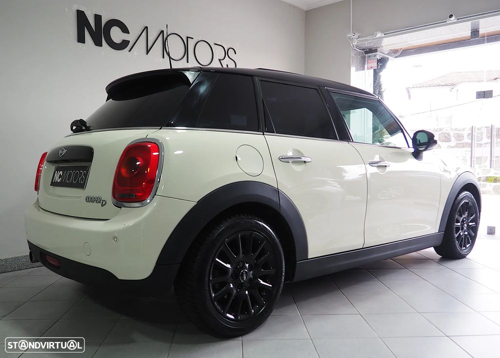 MINI 5 Portas Cooper D Aut. - 6