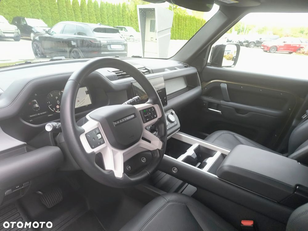 Land Rover Defender - 15