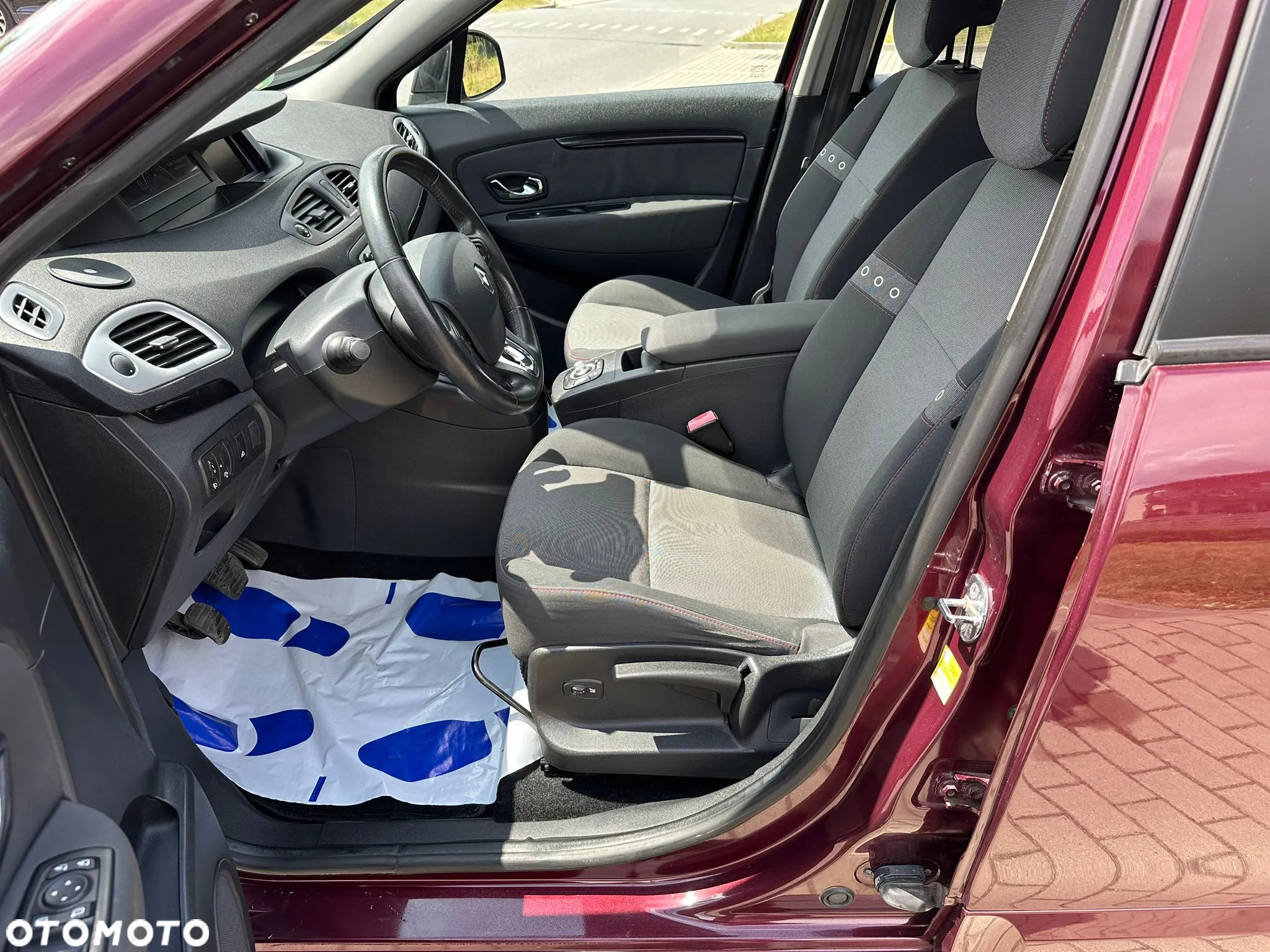 Renault Scenic ENERGY dCi 110 S&S Paris - 12