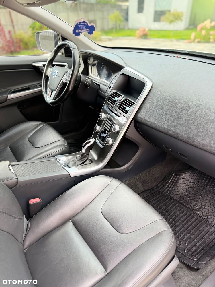 Volvo XC 60 T5 AWD Momentum - 17