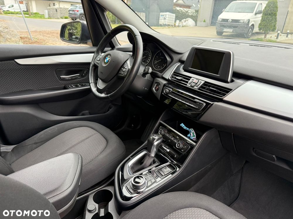 BMW Seria 2 216d Sport Line - 27