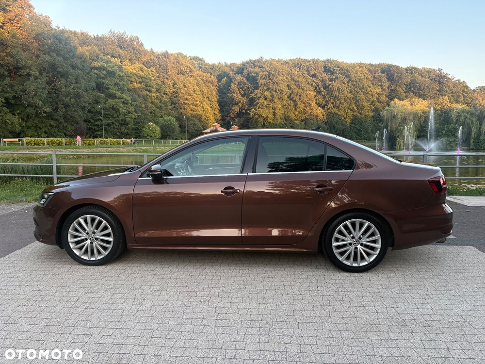 Volkswagen Jetta 1.4 TSI BMT Highline - 11
