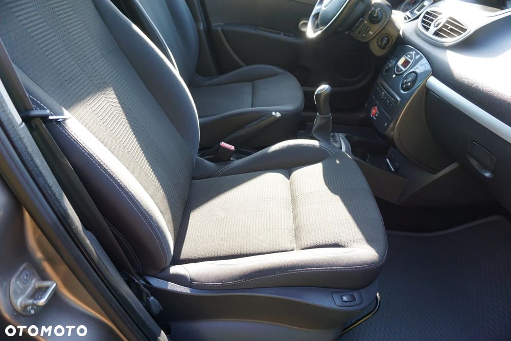 Renault Clio 1.2 16V 75 Expression - 36
