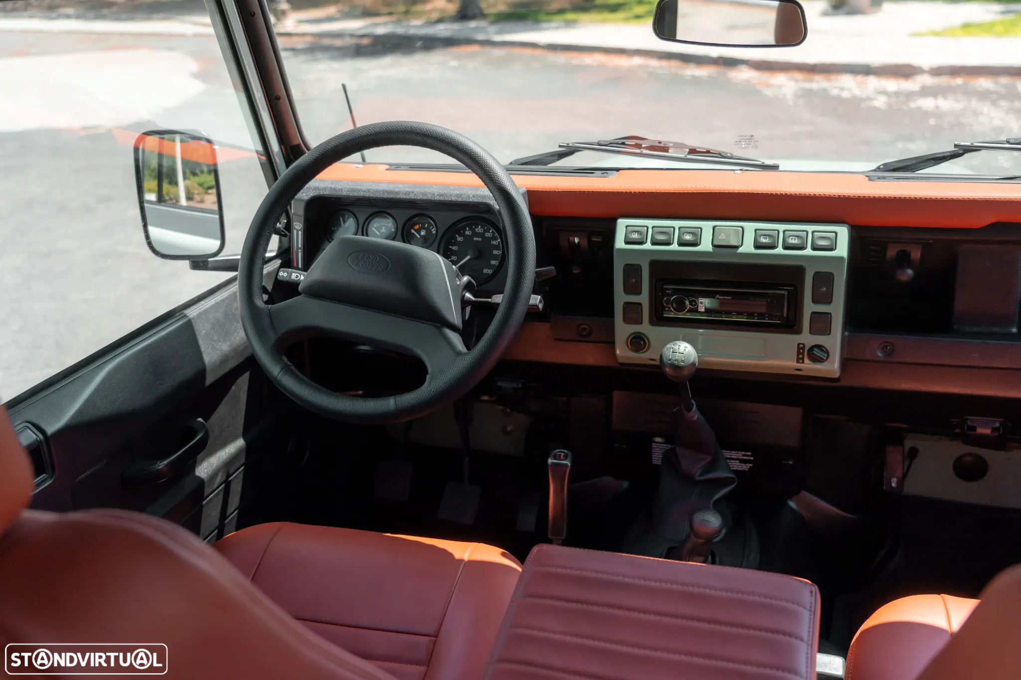 Land Rover Defender 110 SW 2.5 Td5 SE - 14