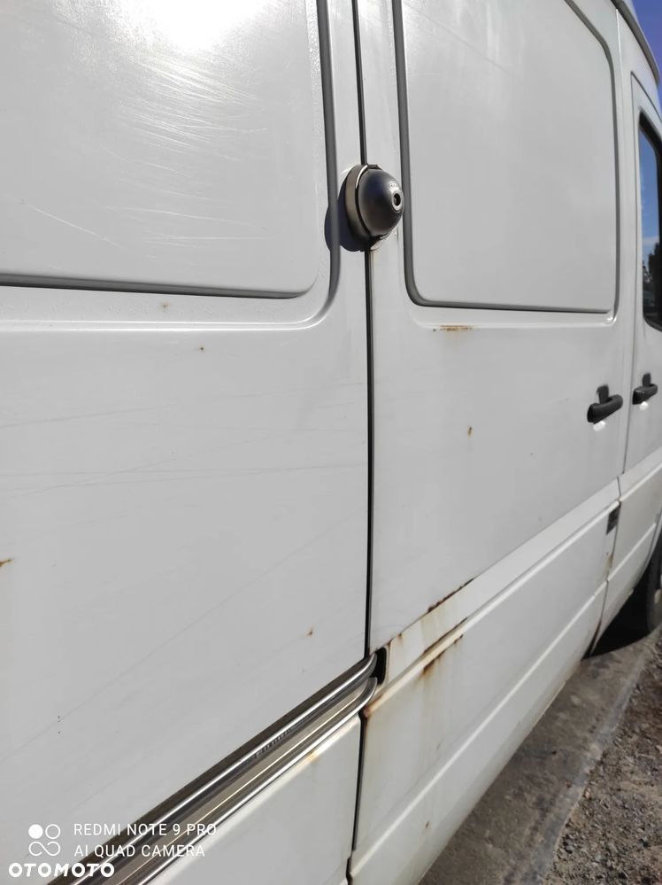 Mercedes-Benz Sprinter - 12