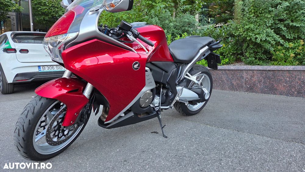 Honda VFR 1200F - 3