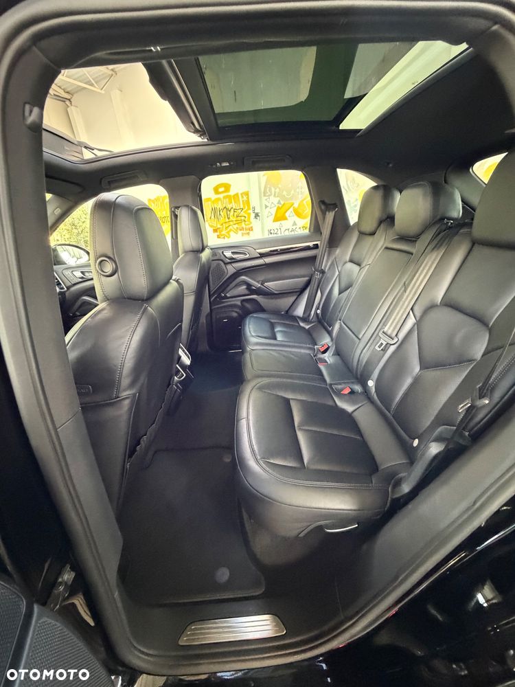 Porsche Cayenne Standard - 39