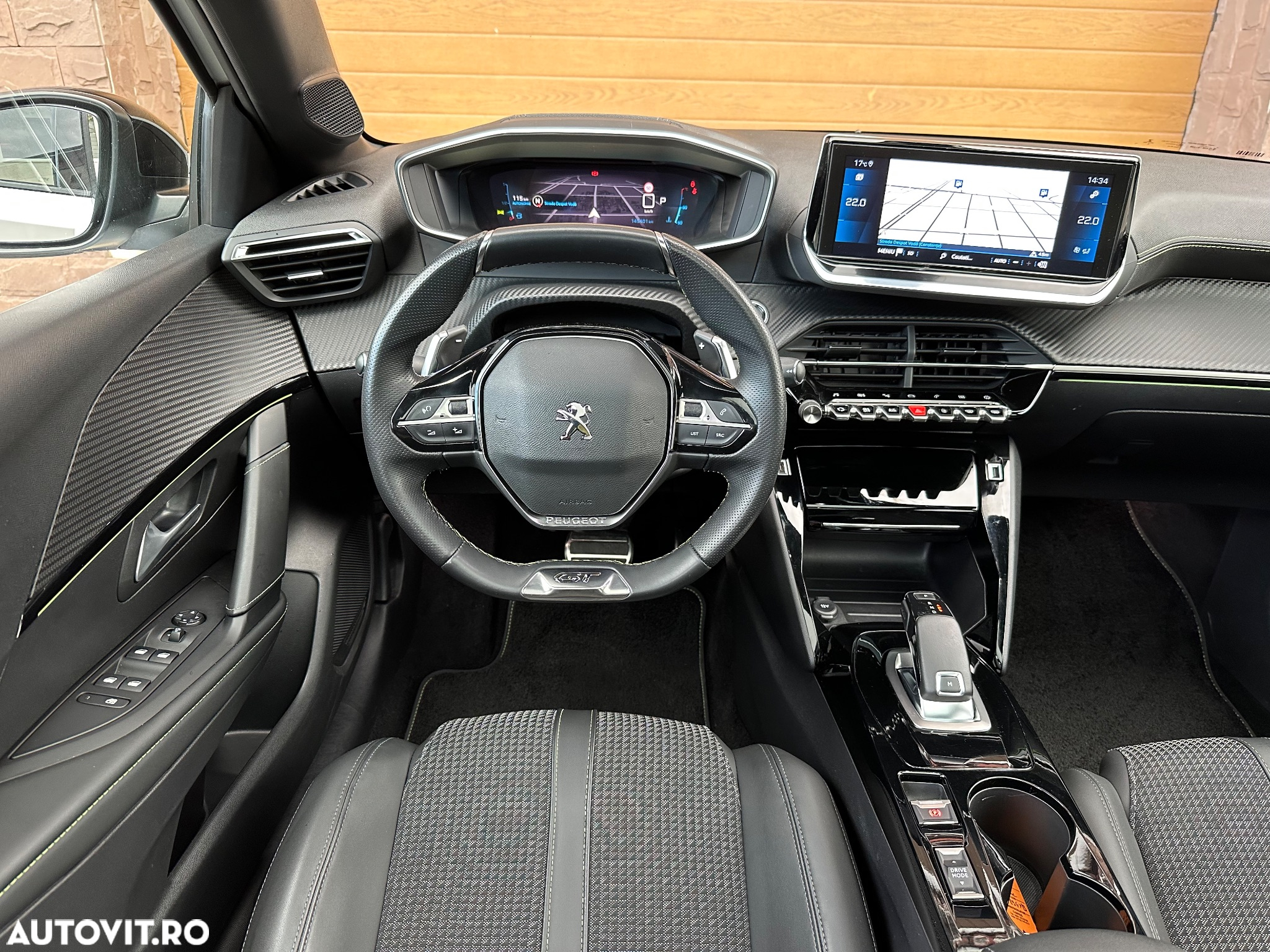 Peugeot 208 PureTech 130 EAT8 GT - 11
