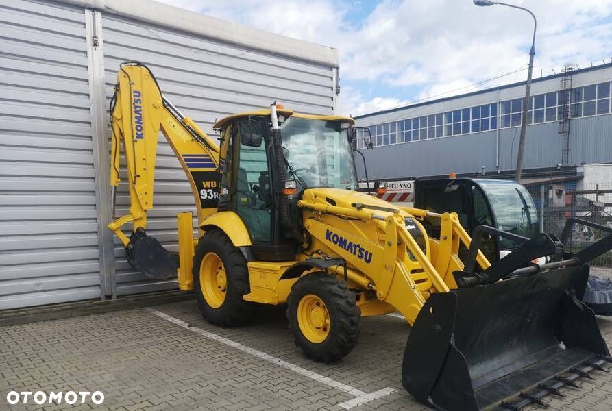 Komatsu WB 93R , KOPARKO-ŁADOWARKA, 2011 - 2