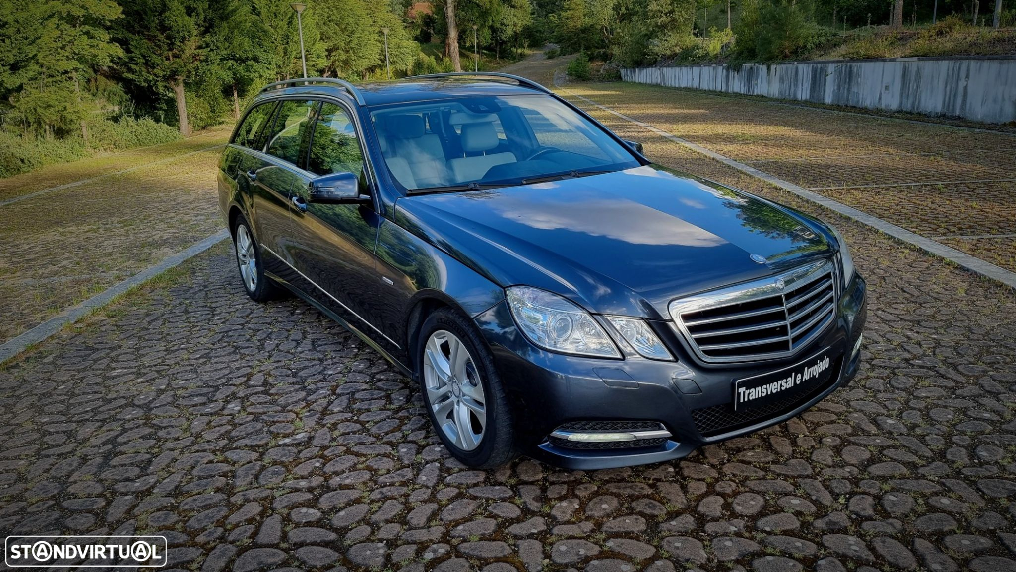 Mercedes-Benz E 220 CDi Avantgarde BlueEfficiency - 23