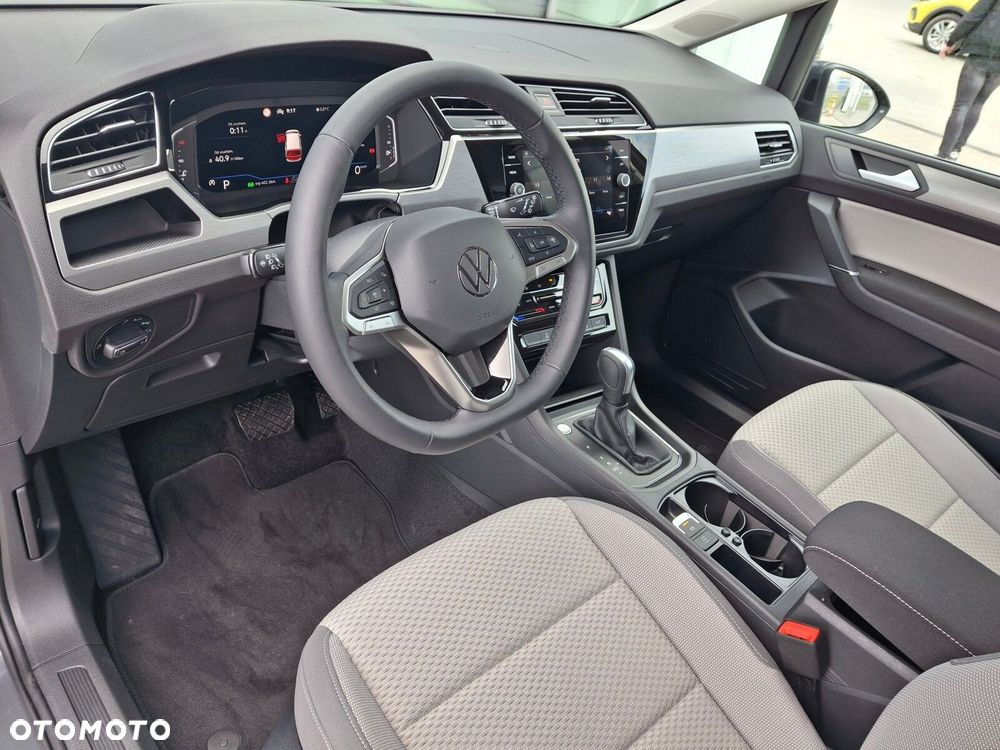 Volkswagen Touran - 13