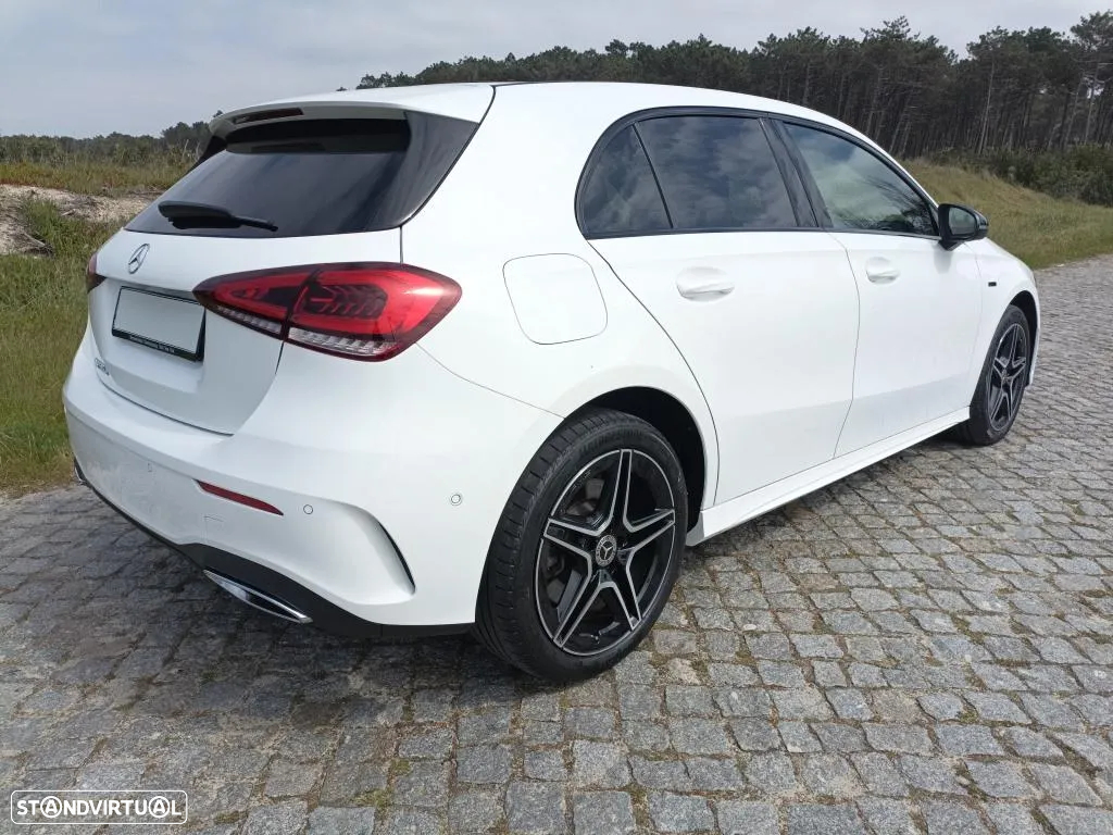 Mercedes-Benz A 250 e AMG Line - 2