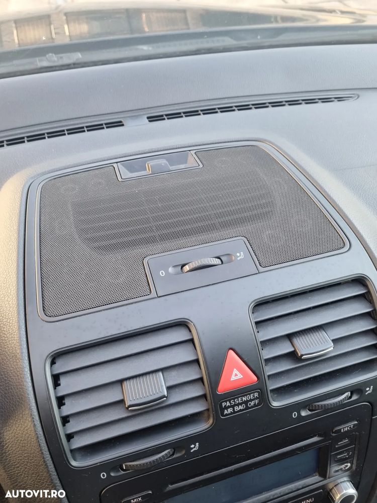 Volkswagen Golf 1.9 TDI DPF Comfortline - 8