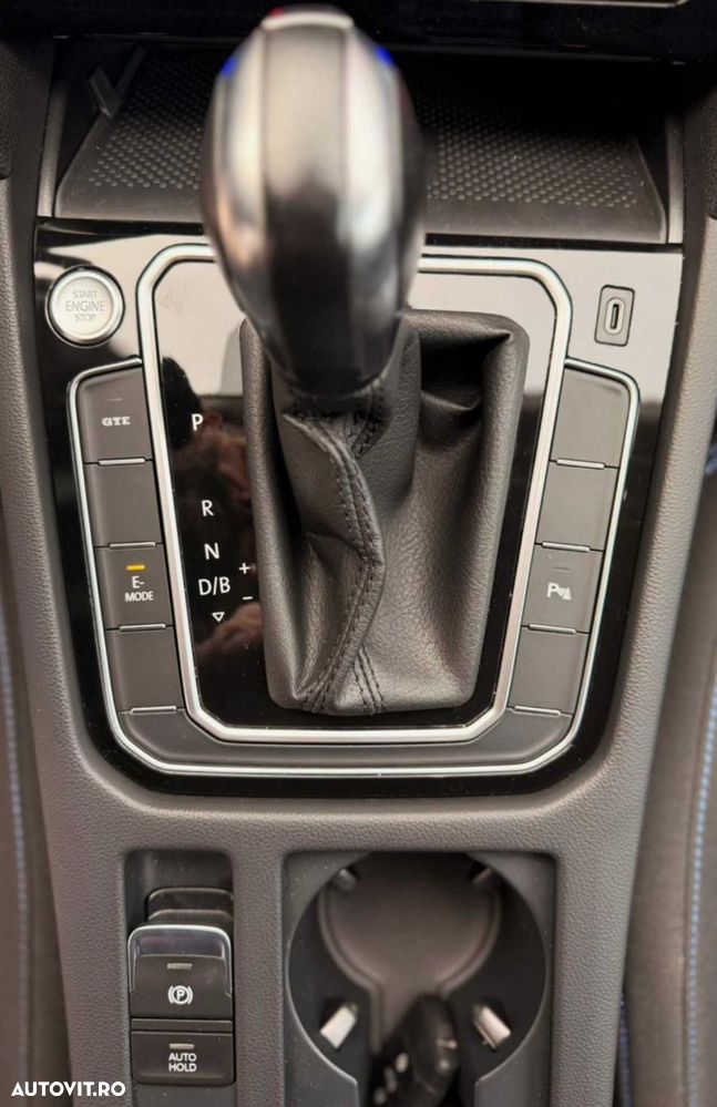 Volkswagen Passat - 26