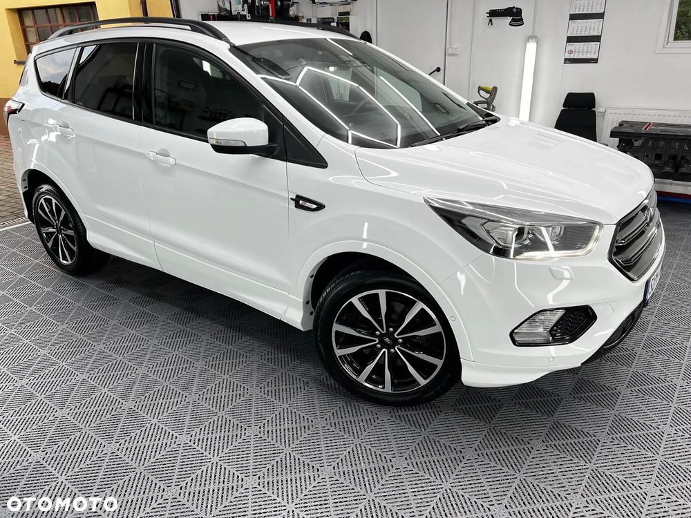 Ford Kuga - 36