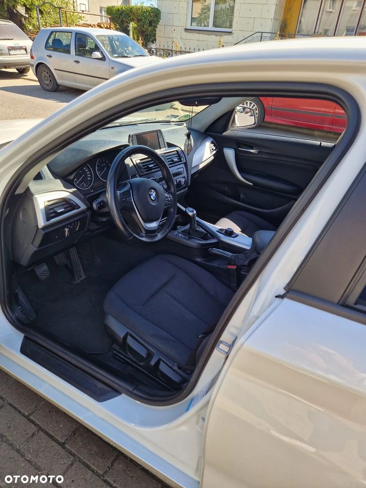 BMW Seria 1 114i - 4