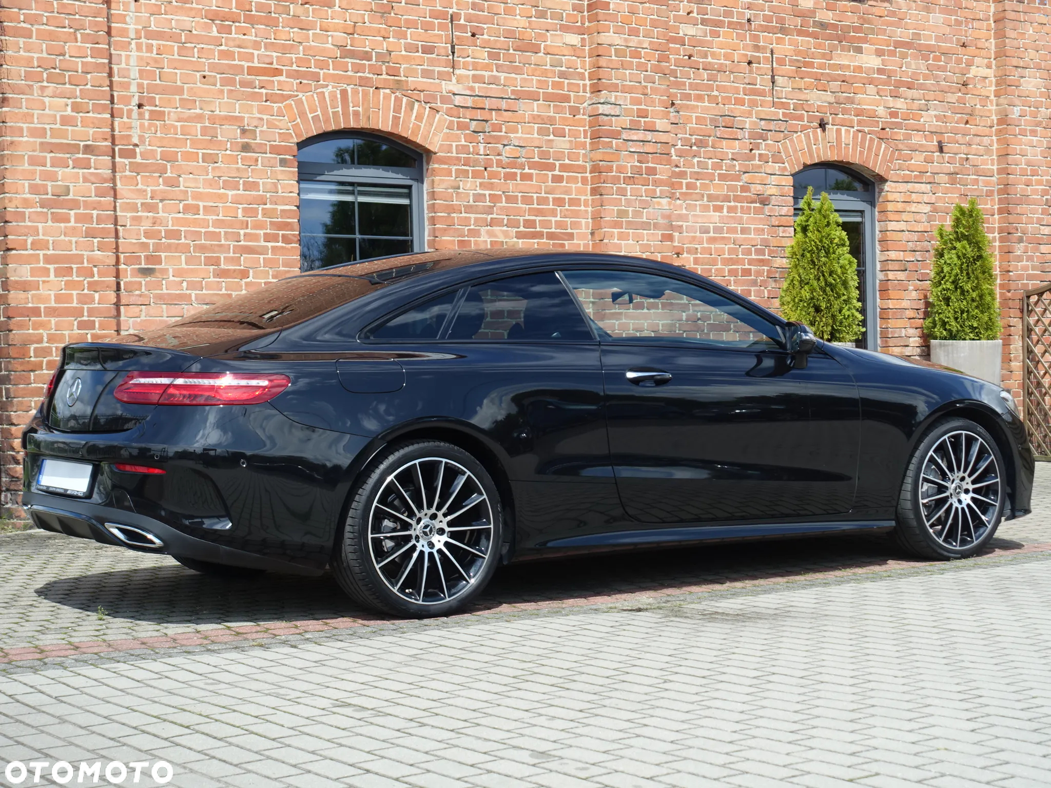Mercedes-Benz Klasa E 220 d Coupe 4-Matic AMG - 4