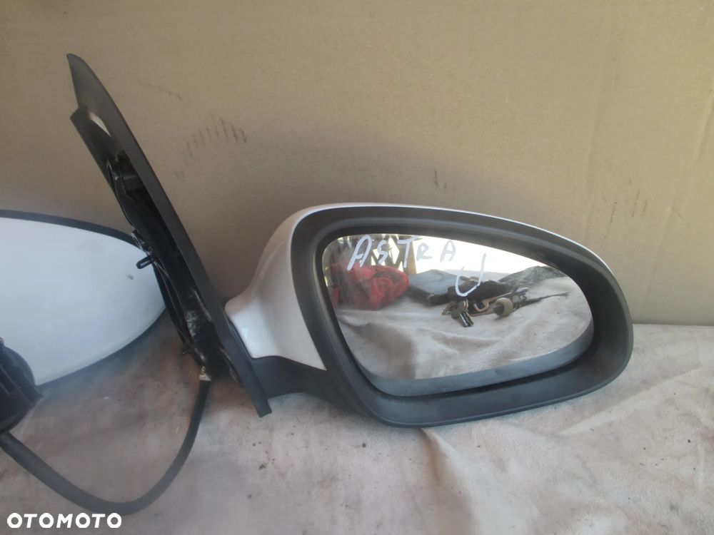 lusterko prawe Opel Astra J 7pin Europa