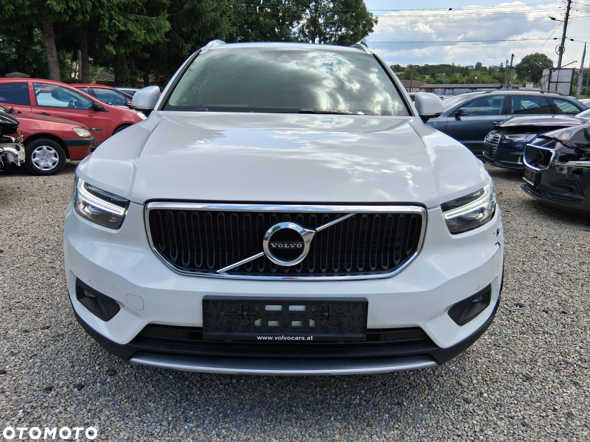 Volvo XC 40 D3 AWD Momentum - 4