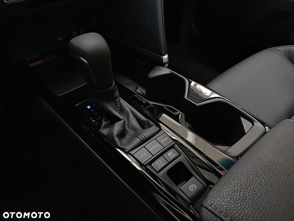 Toyota Camry - 19