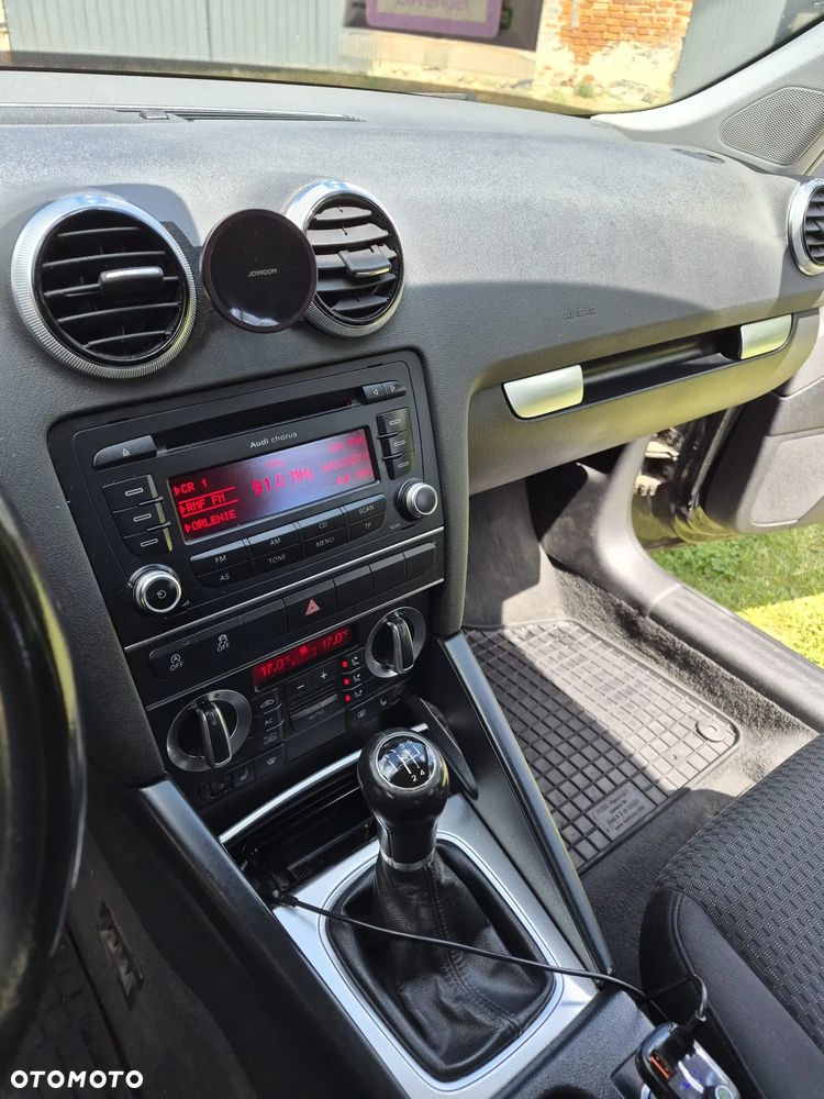 Audi A3 Sportback 1.6 TDI DPF Ambiente - 12