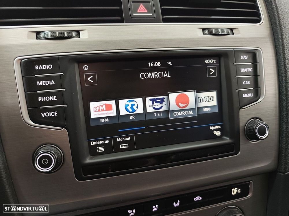 VW Golf Variant 1.6 TDi Sportline DSG - 23