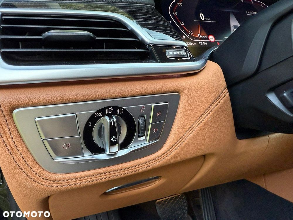 BMW Seria 7 - 20