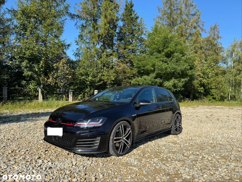 Volkswagen Golf - 2