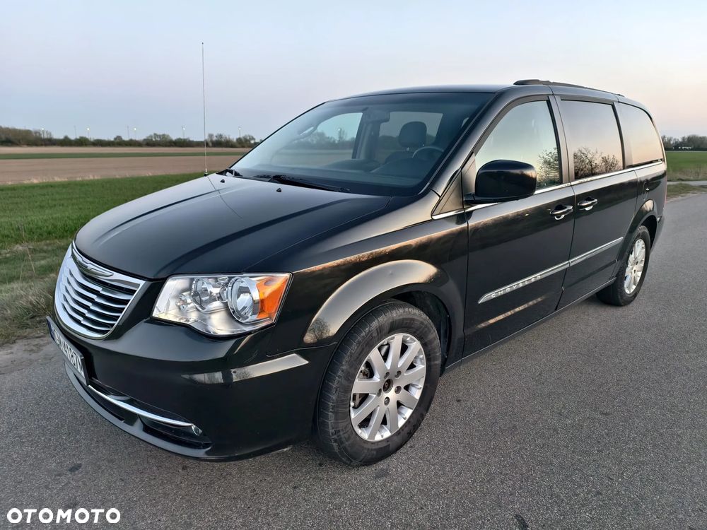 Chrysler Town & Country ver-3-6-touring - 1