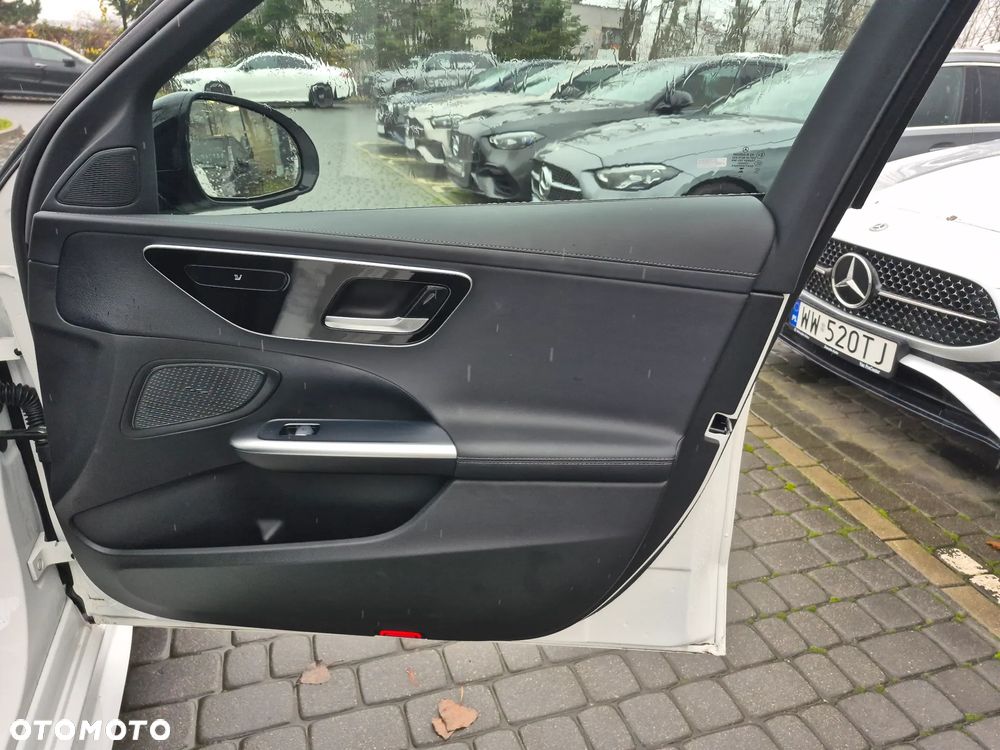 Mercedes-Benz Klasa C 180 mHEV - 29