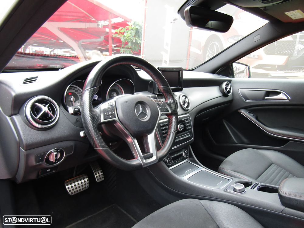 Mercedes-Benz GLA 220 CDI 4Matic 7G-DCT AMG Line - 10