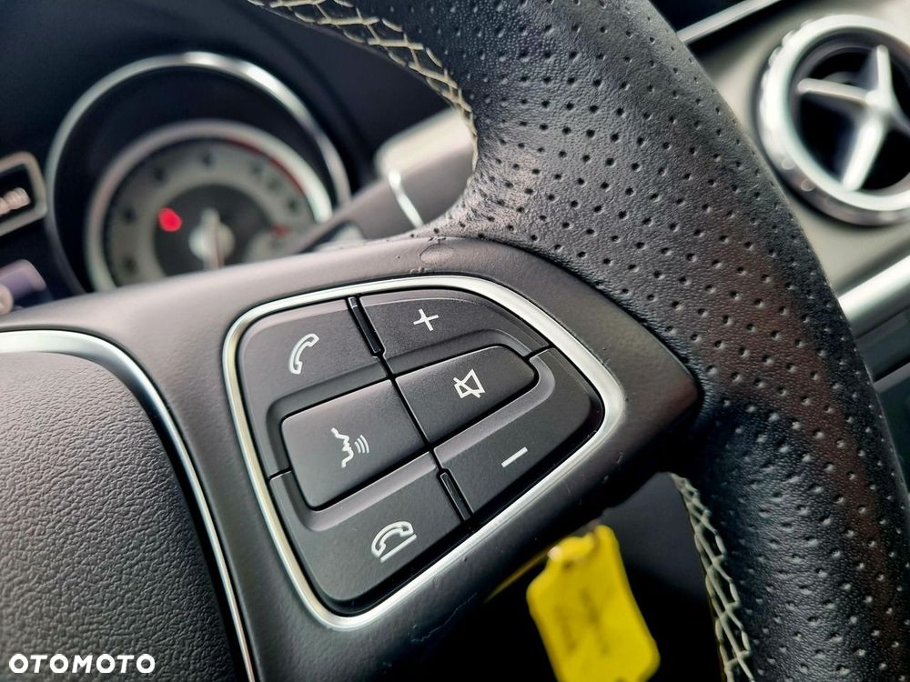 Mercedes-Benz GLA 200 7G-DCT - 18