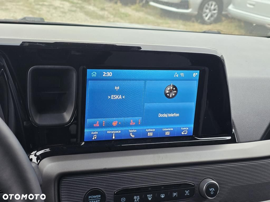 Ford Transit Courier - 14