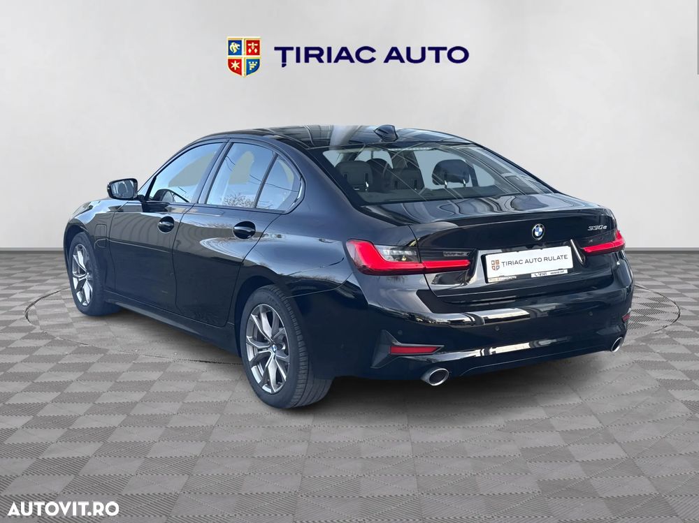 BMW Seria 3 330e Aut. Sport Line - 3
